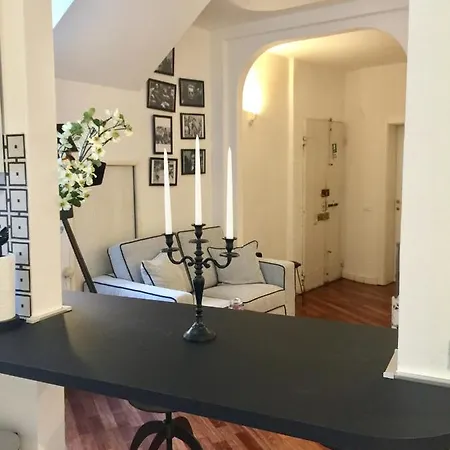Casa Faenza At Most Historical Center With Lift !!! Guest house Florence